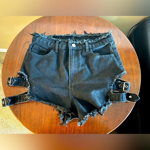 Punky boutique shorts - Picture 1 of 4